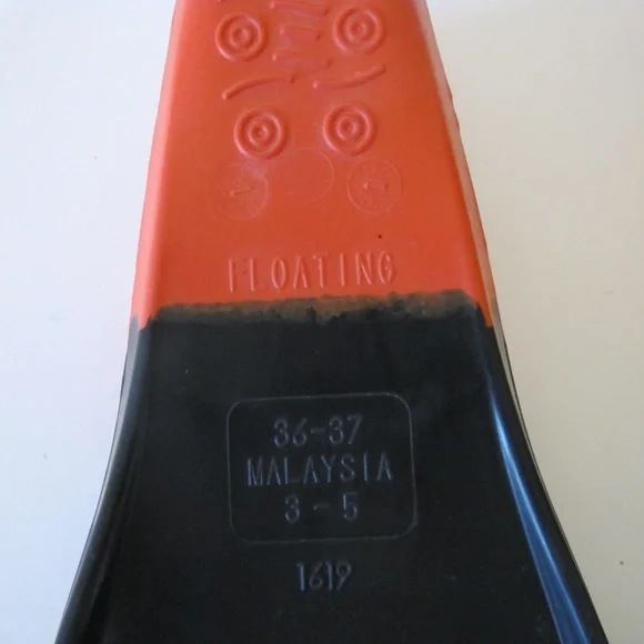 Finis Long Floating Fins Size code S (04), US Size 3-5, Euro size 36-37 GUC - Picture 4 of 4